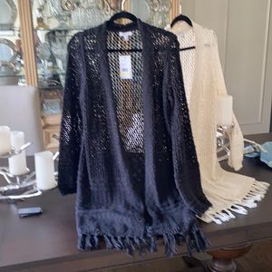 Beautiful black duster w/bottom fringe